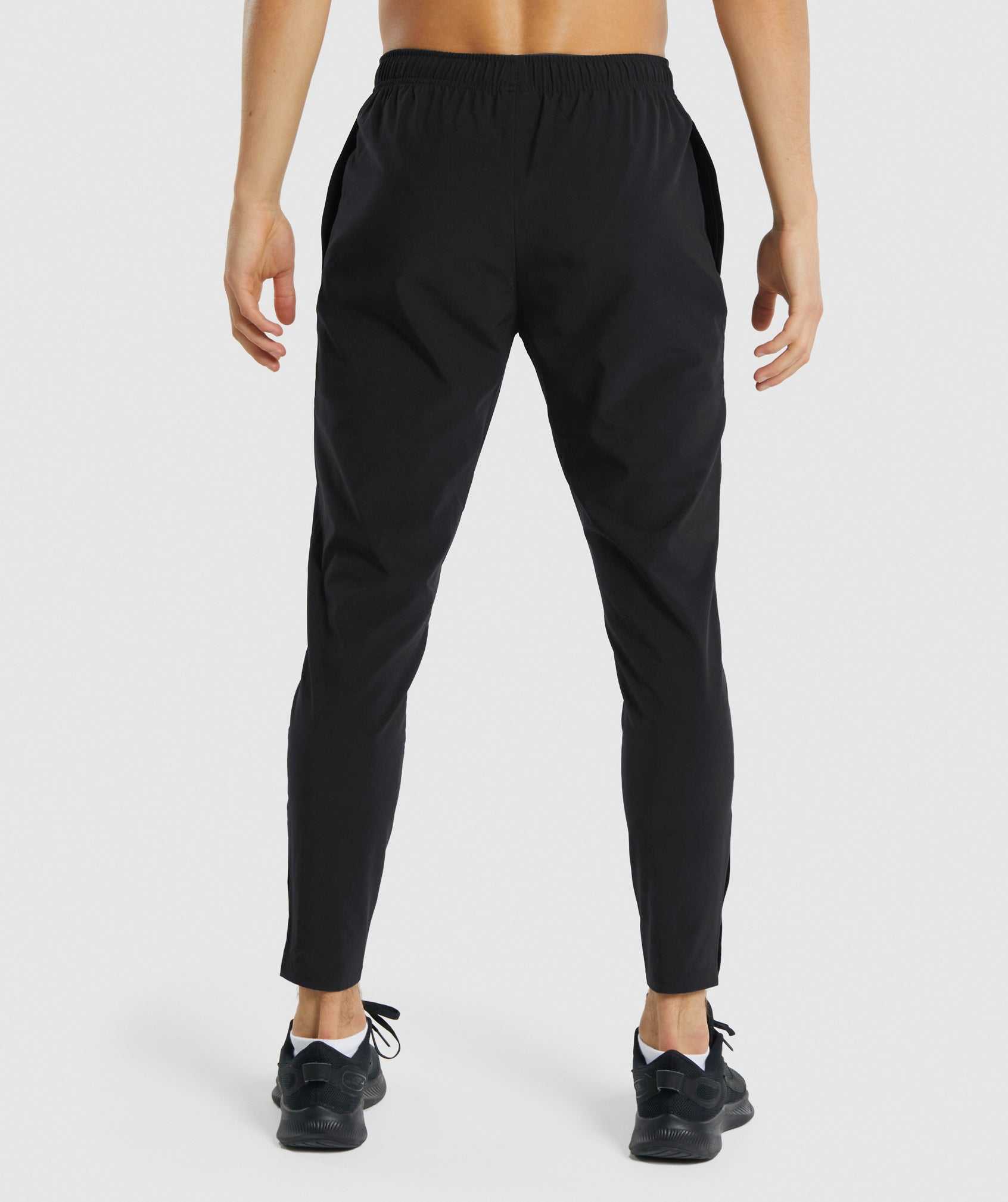 Black Gymshark Arrival Woven Men's Jogger | JMWGEO201