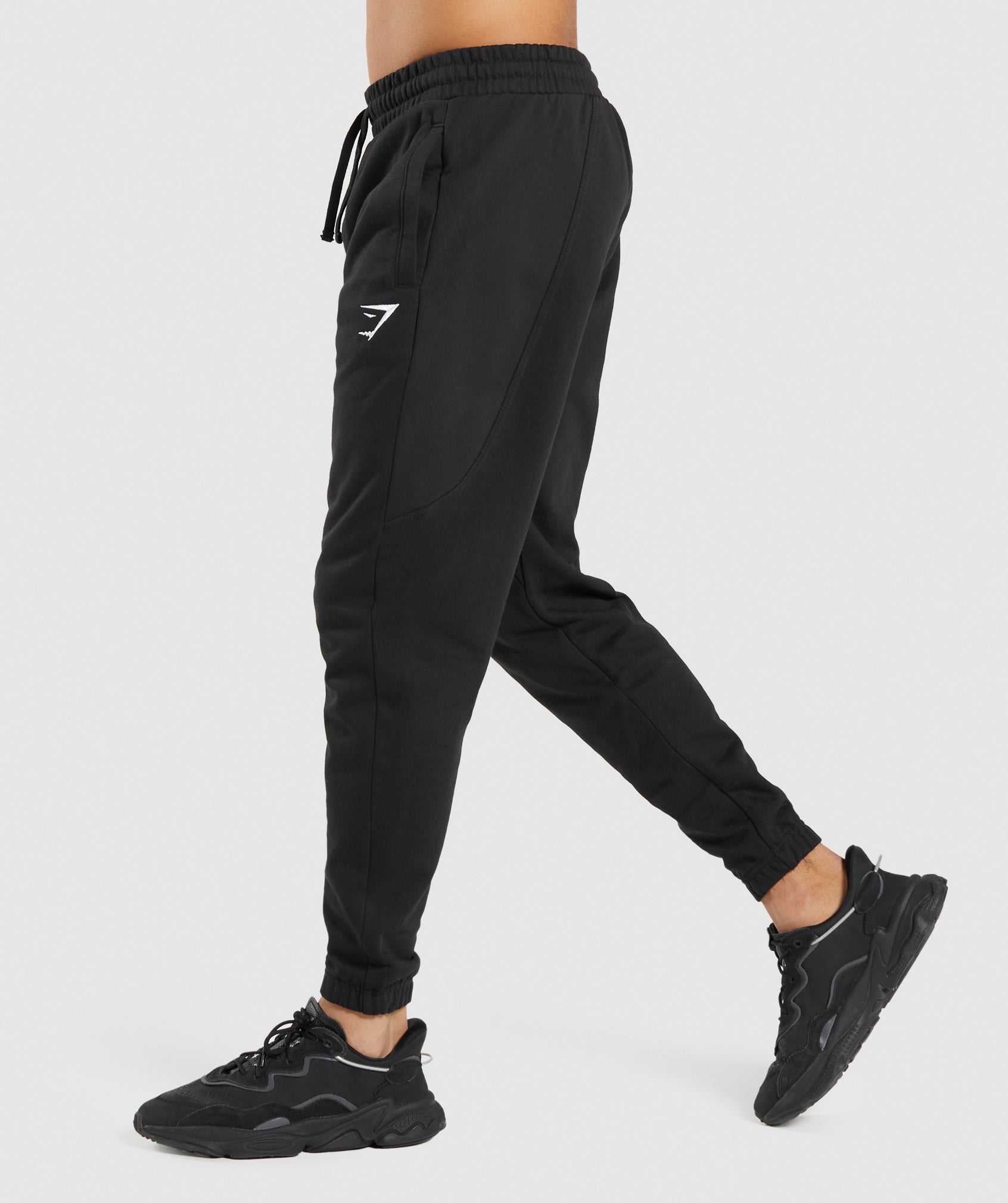 Black Gymshark Essential Oversized Men's Jogger | KLPYAJ270