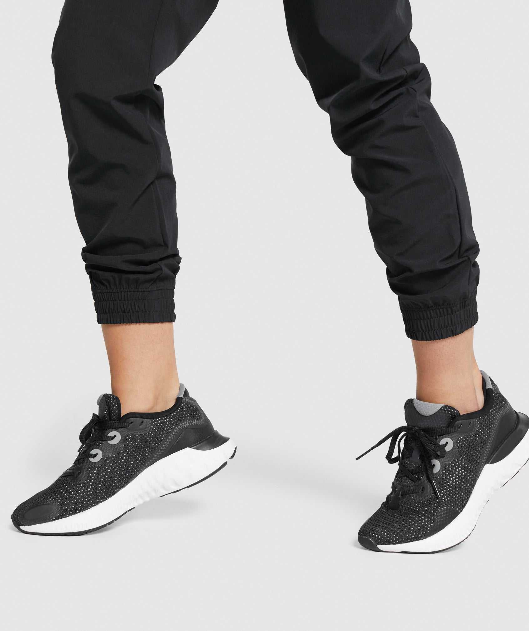 Black Gymshark Training Woven Women's Jogger | ZPKWJR249